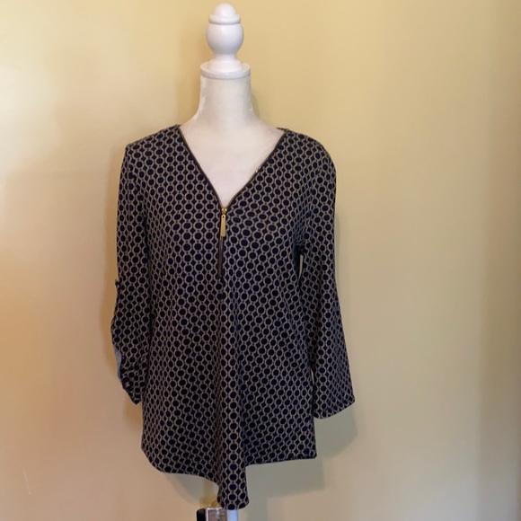 Tacera top - Picture 1 of 11